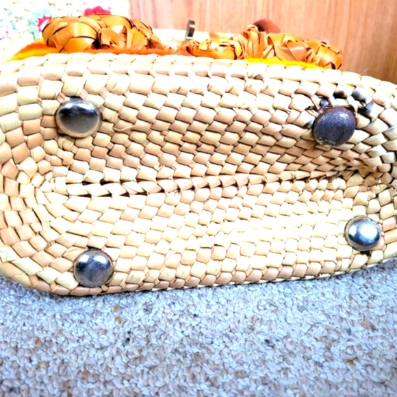 Straw mini bag, super cute. PERFECT FOR SUMMER - Picture 6 of 9